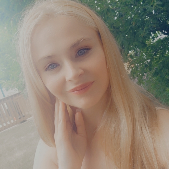 Meet your Posher, Crystal - Picture 2 of 12